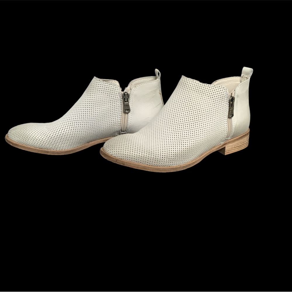 Vero Cuoio White Perforated Ankle Boots
